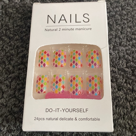 Manicure in minutes! Press on nails! Do it yourself 24 pc sets. - Picture 3 of 6
